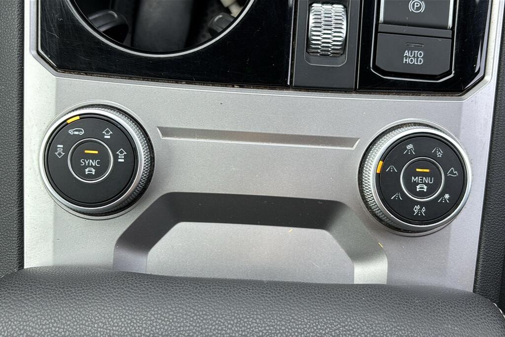 Main listing image - Volkswagen Touareg