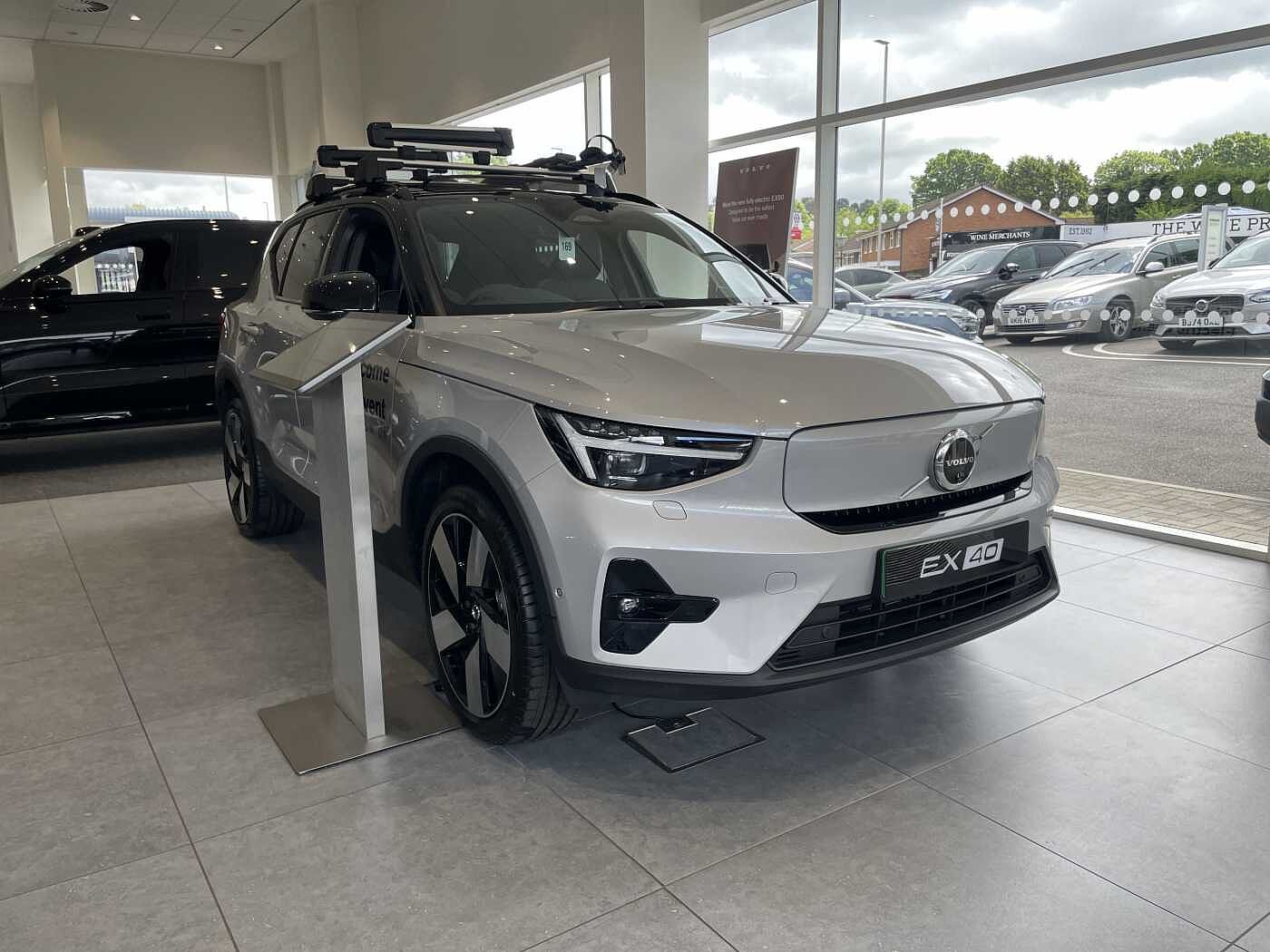Main listing image - Volvo Ex40