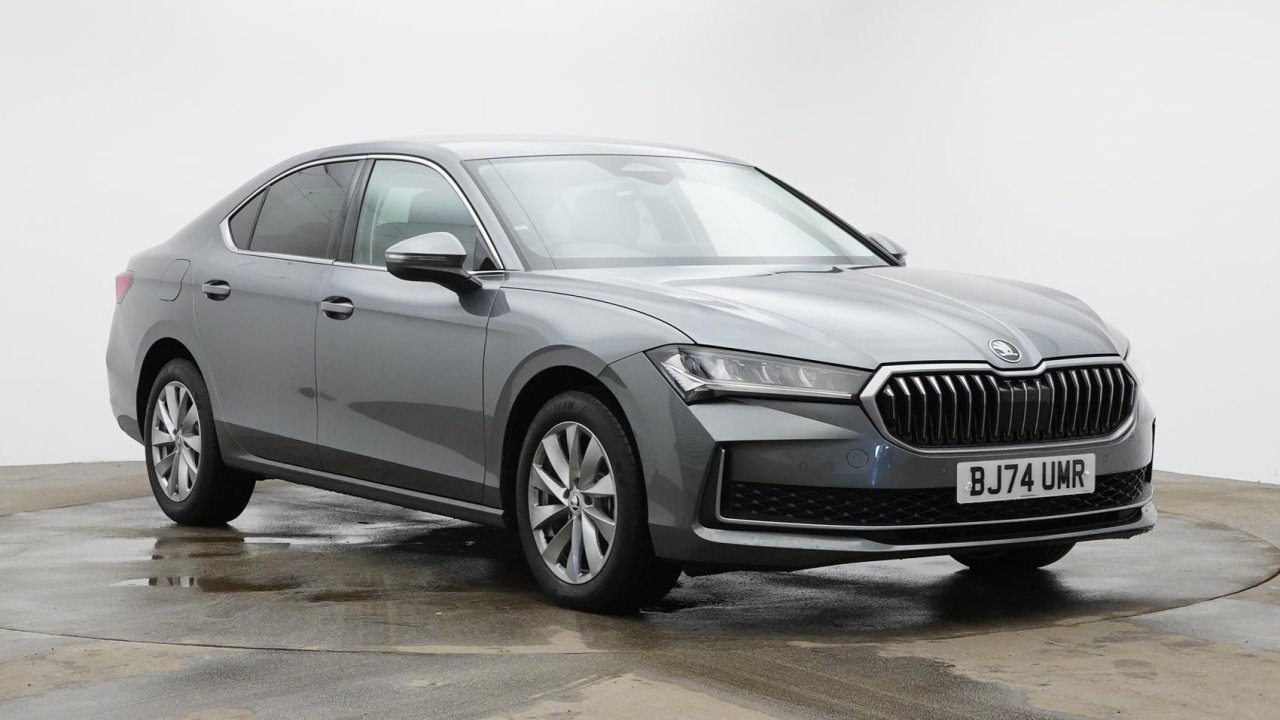 Main listing image - Skoda Superb