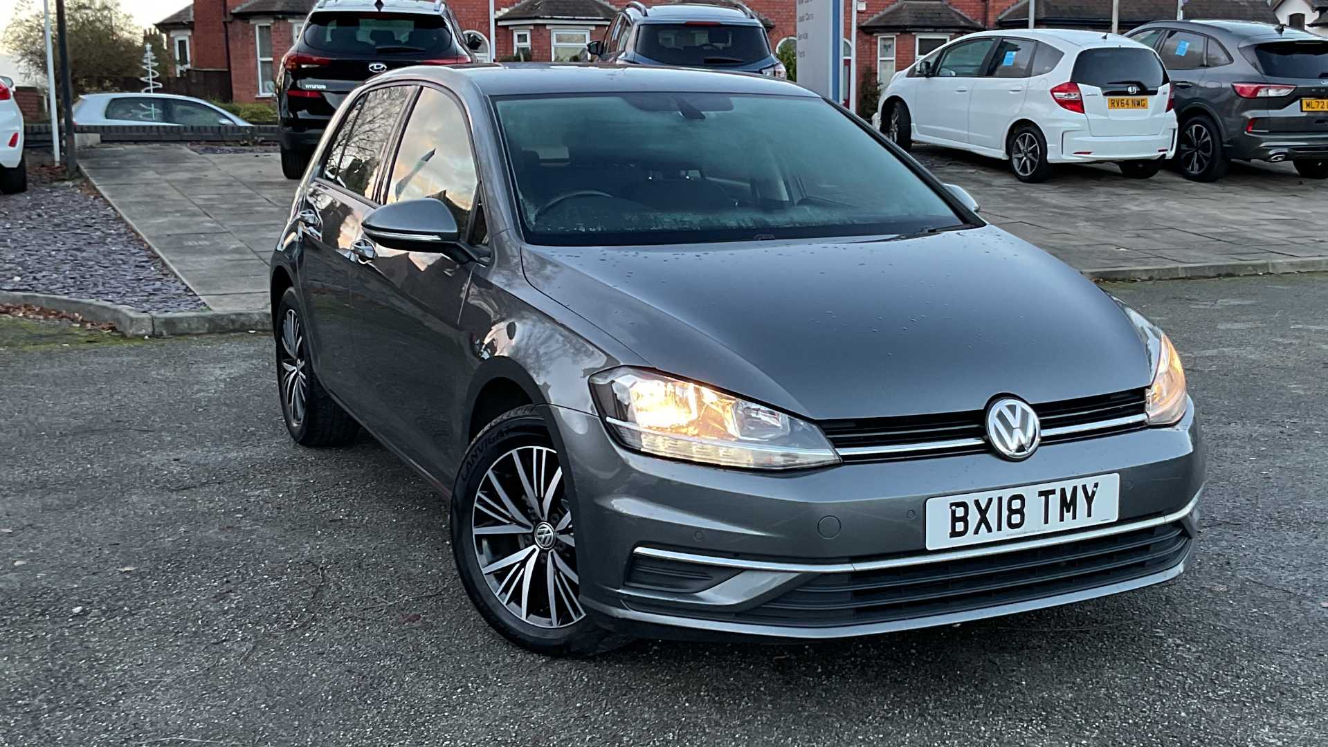 Main listing image - Volkswagen Golf