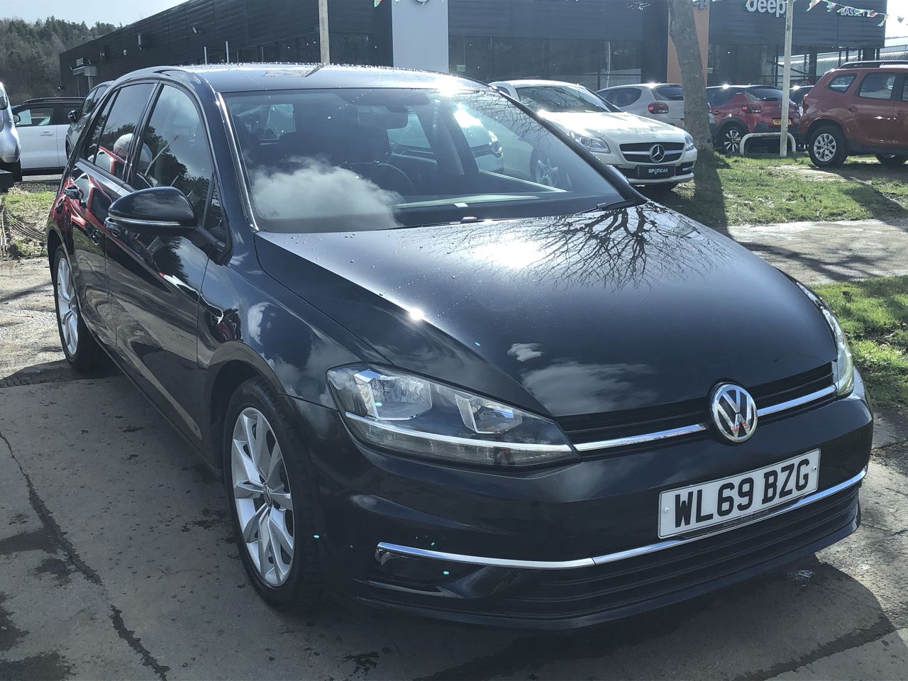 Main listing image - Volkswagen Golf