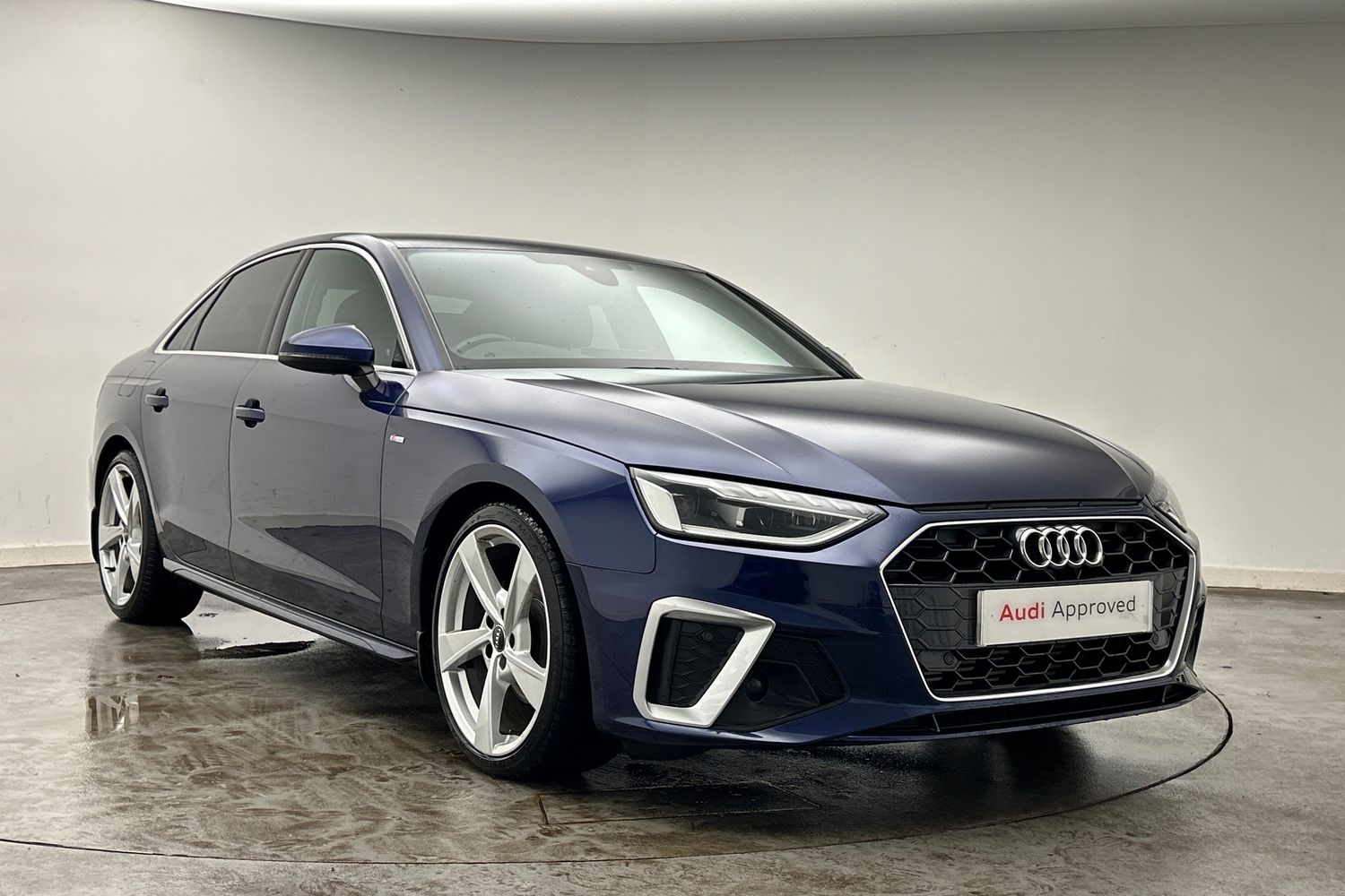 Main listing image - Audi A4