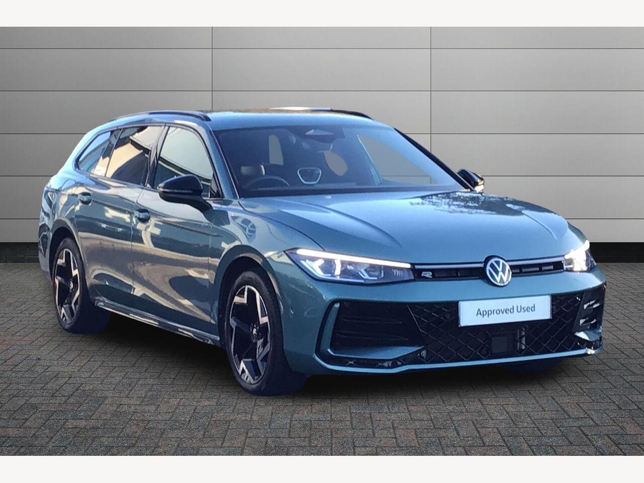 Main listing image - Volkswagen Passat