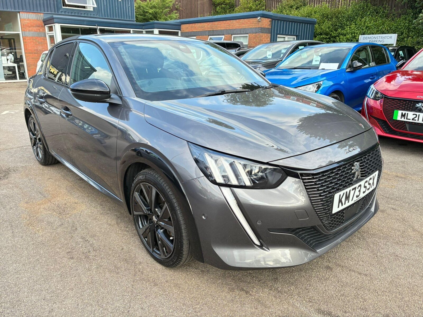 Main listing image - Peugeot 208