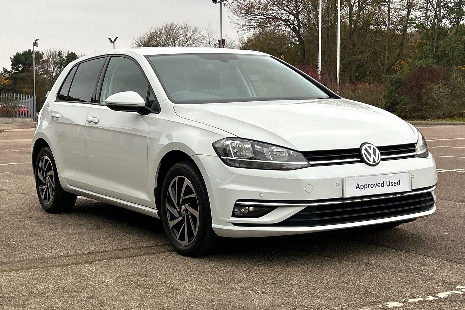 Main listing image - Volkswagen Golf