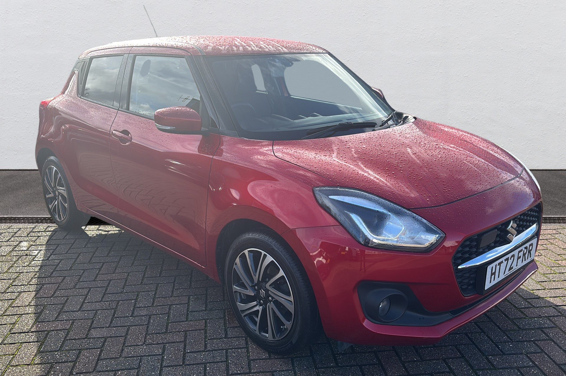 Main listing image - Suzuki Swift