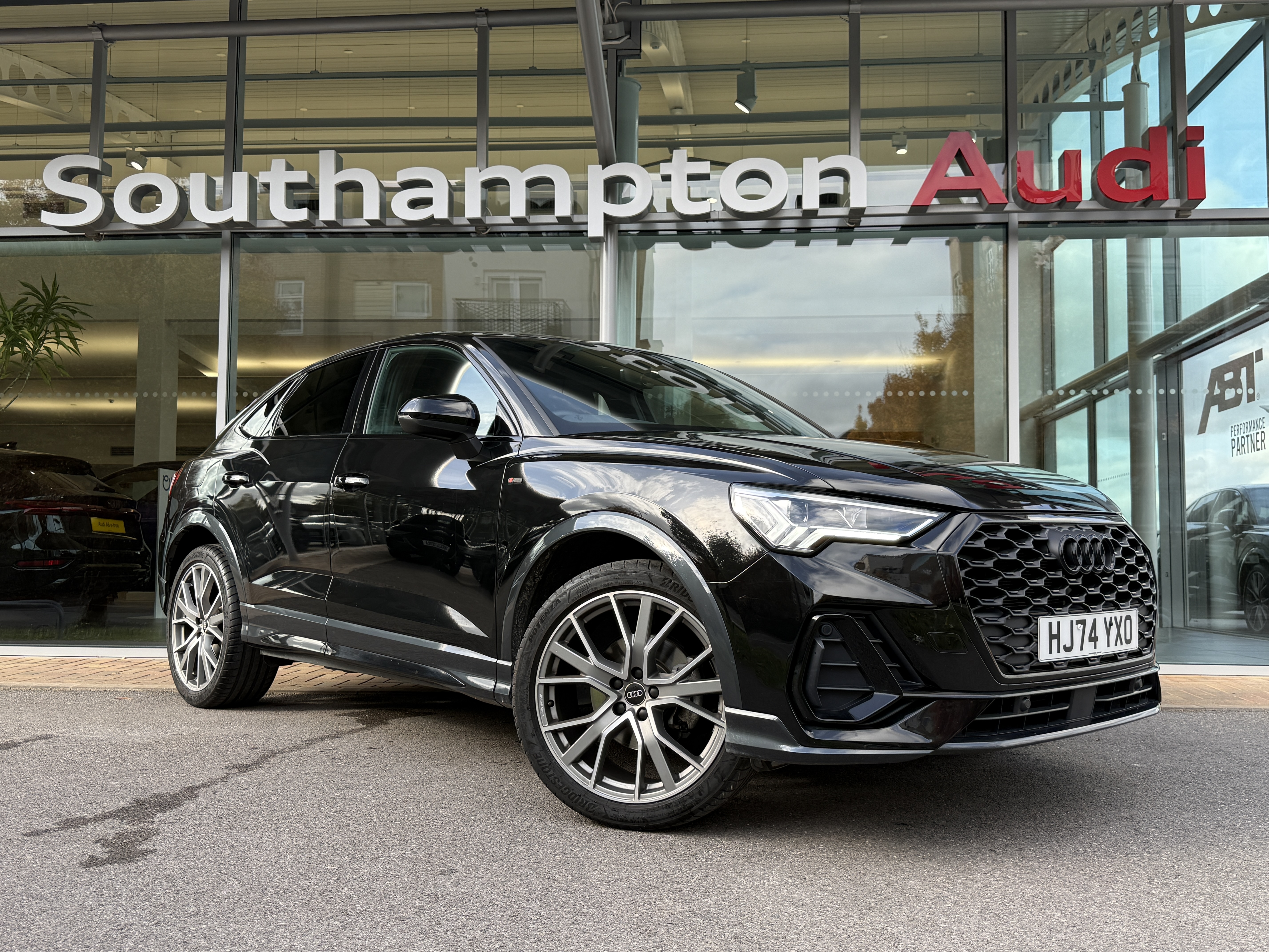 Main listing image - Audi Q3