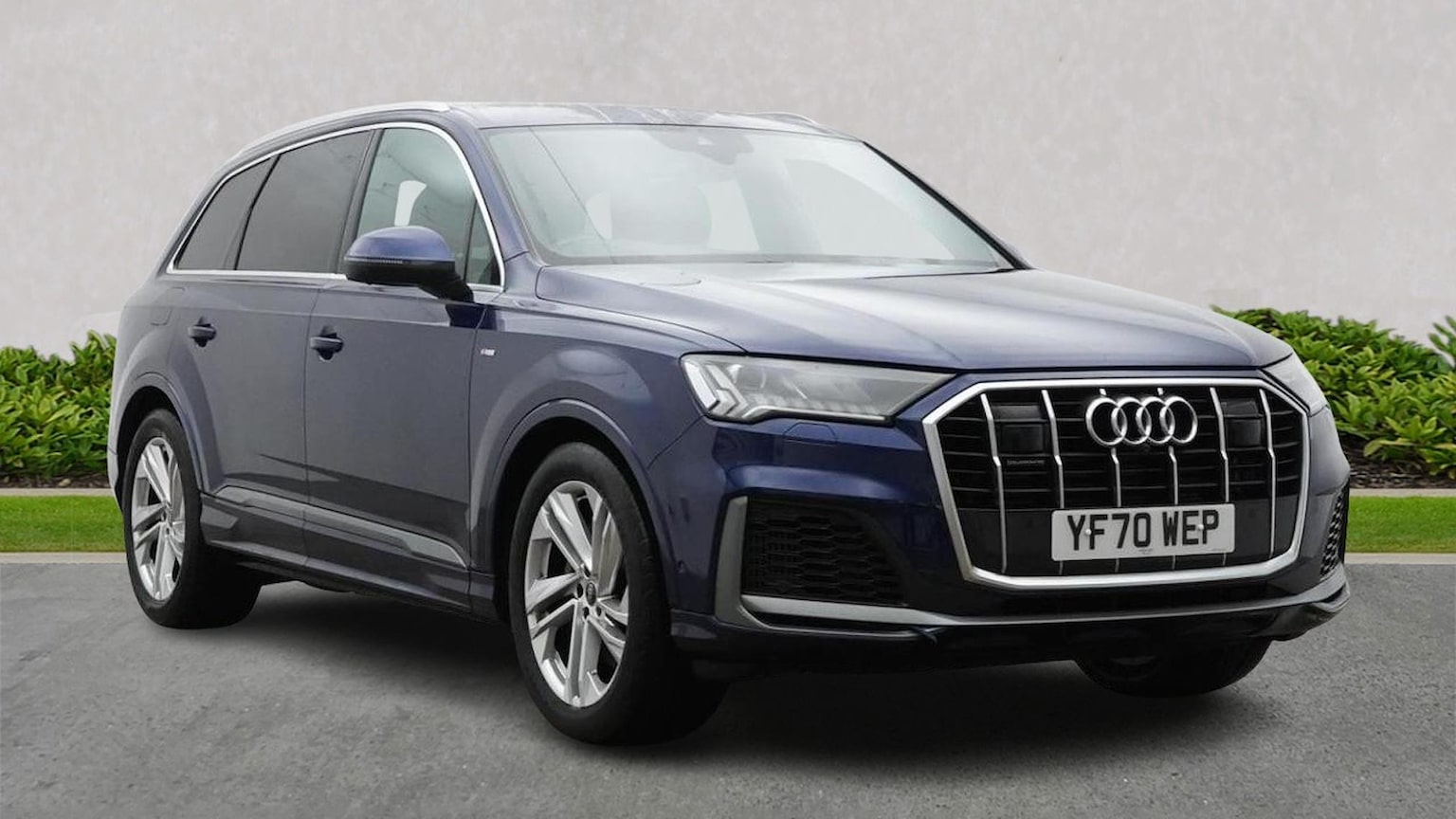 Main listing image - Audi Q7