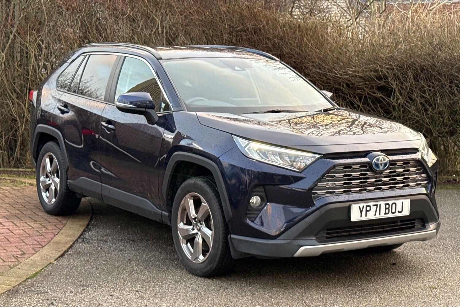 Main listing image - Toyota RAV4
