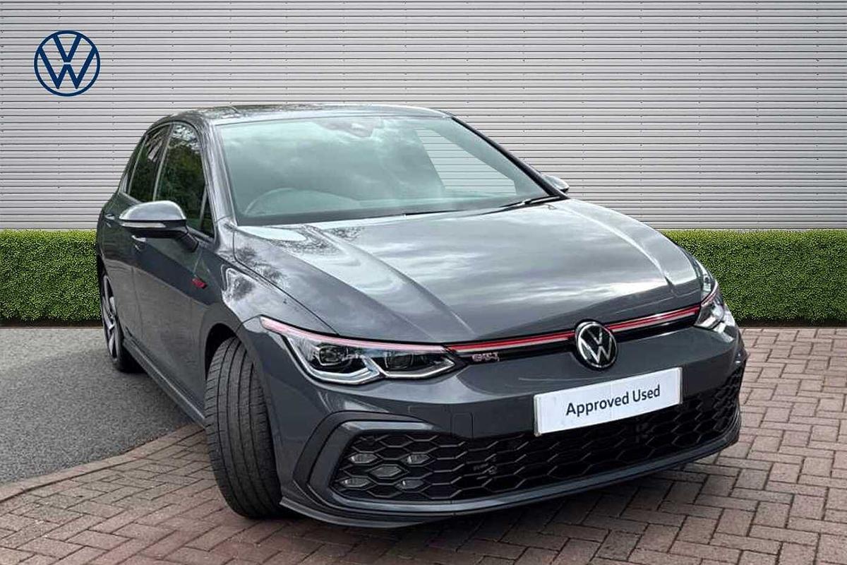 Main listing image - Volkswagen Golf