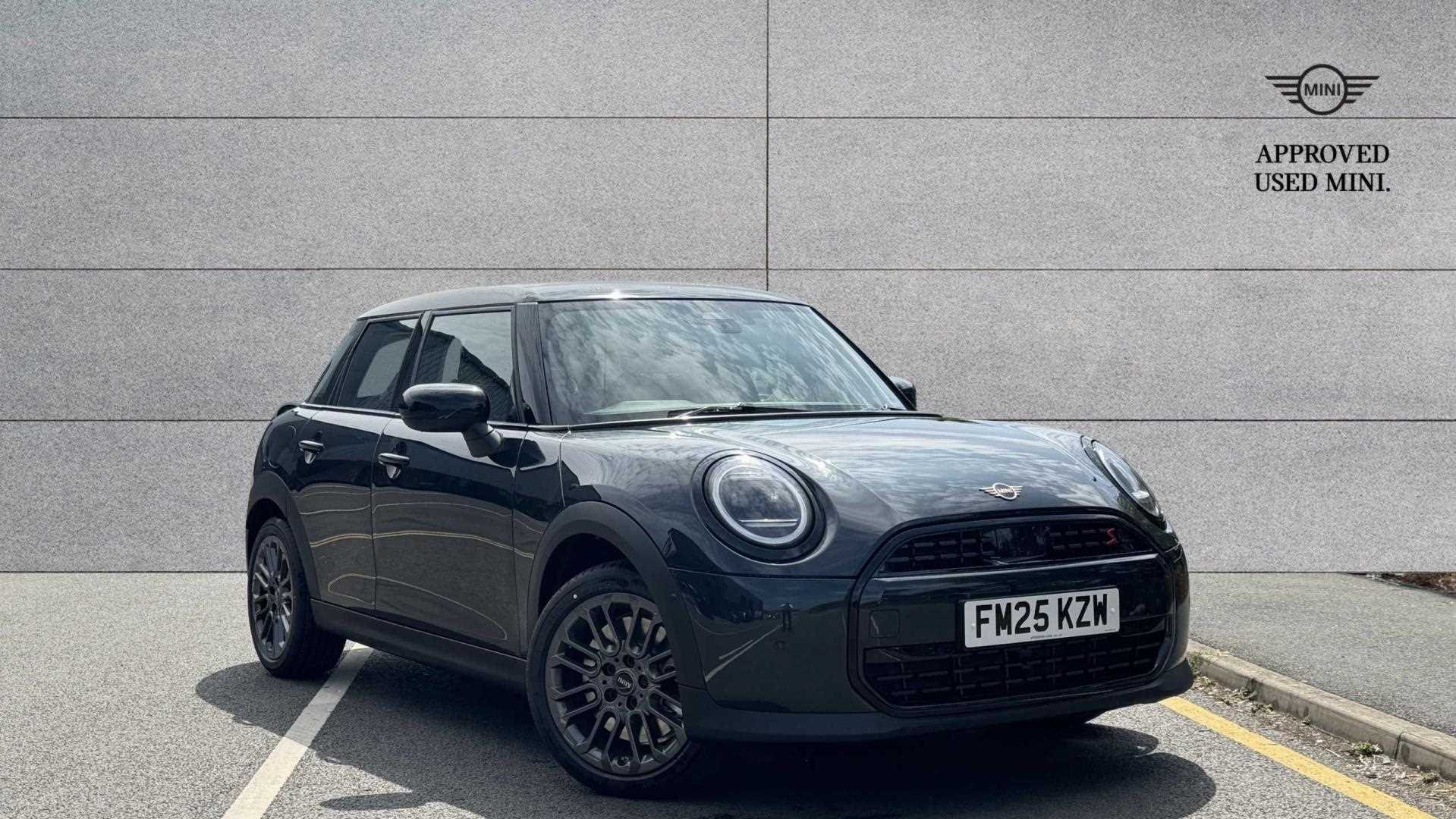 Main listing image - MINI Hatchback 5dr