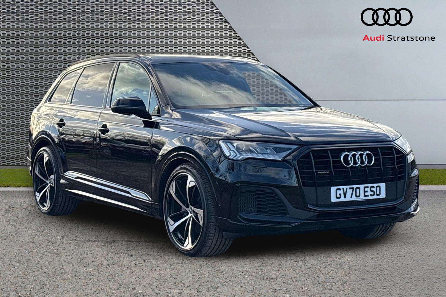 Main listing image - Audi Q7