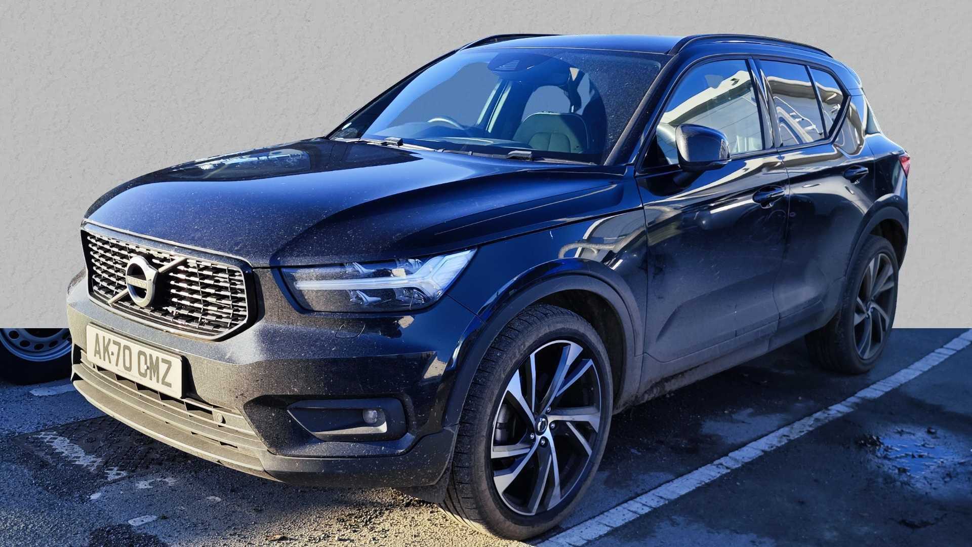 Main listing image - Volvo XC40