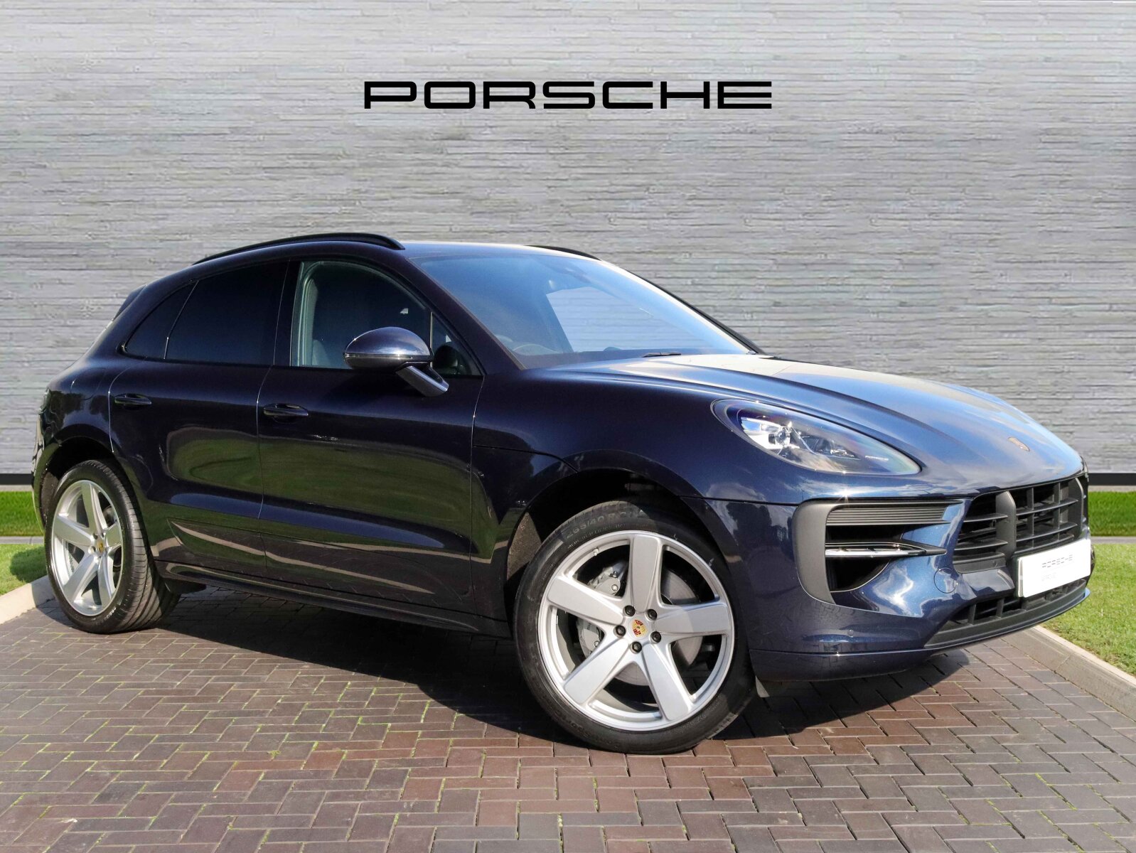 Main listing image - Porsche Macan