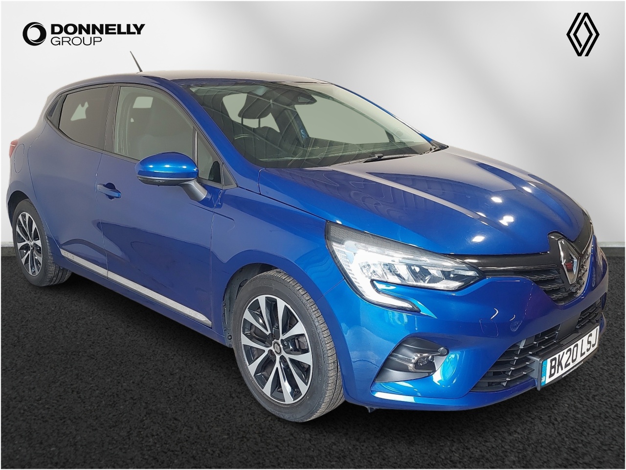 Main listing image - Renault Clio