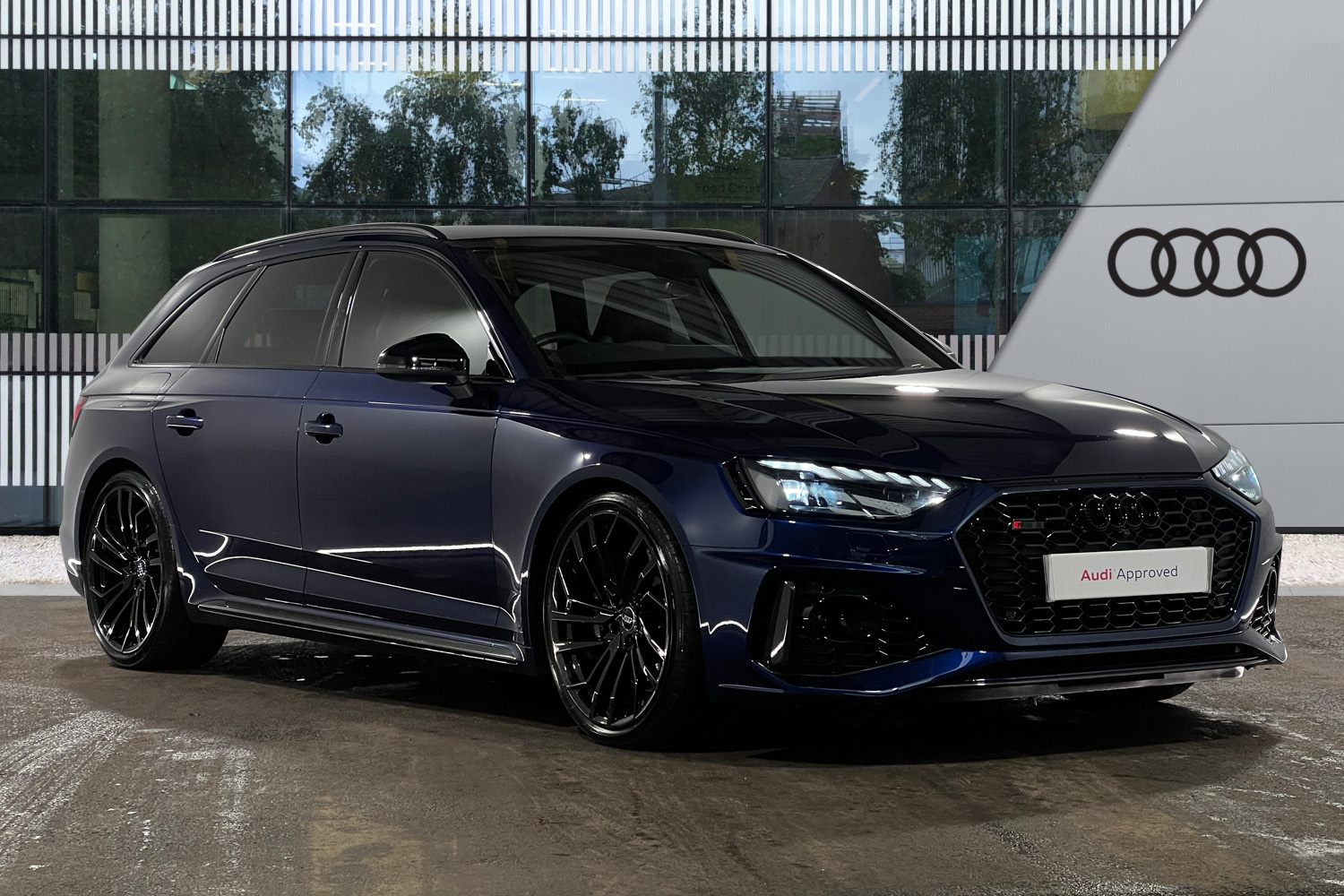 Main listing image - Audi RS4