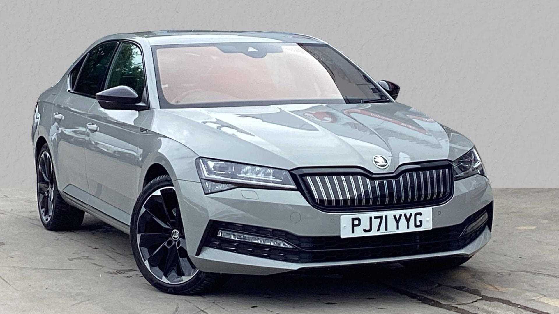 Main listing image - Skoda Superb