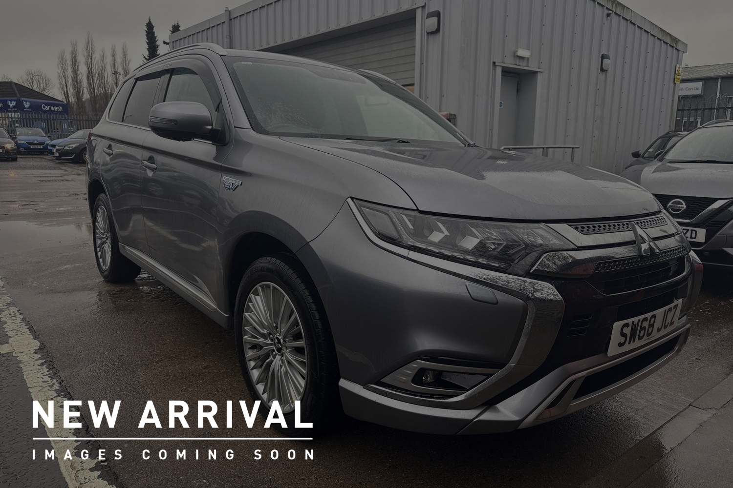 Main listing image - Mitsubishi Outlander