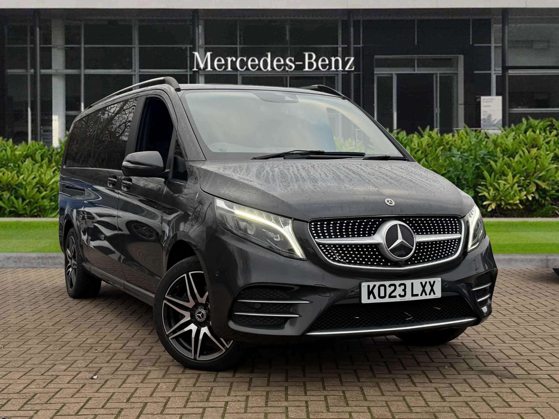 Main listing image - Mercedes-Benz V-Class