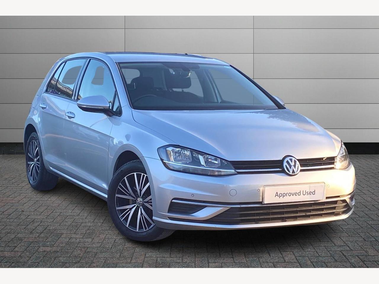 Main listing image - Volkswagen Golf