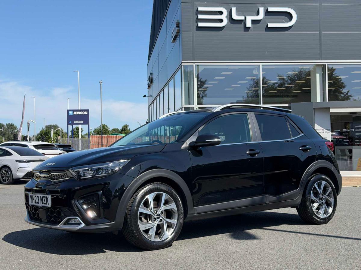 Main listing image - Kia Stonic