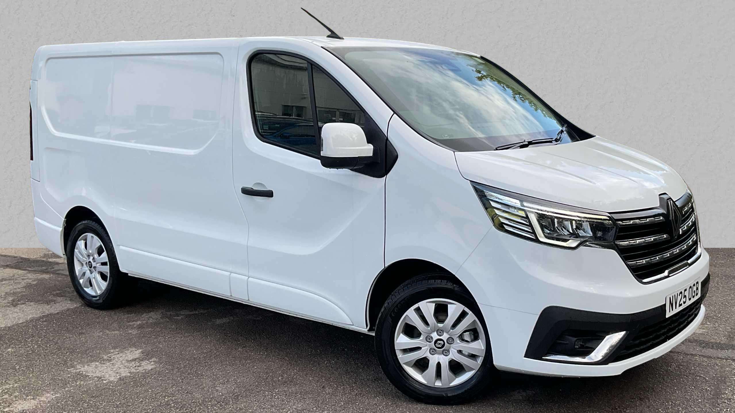 Main listing image - Renault Trafic