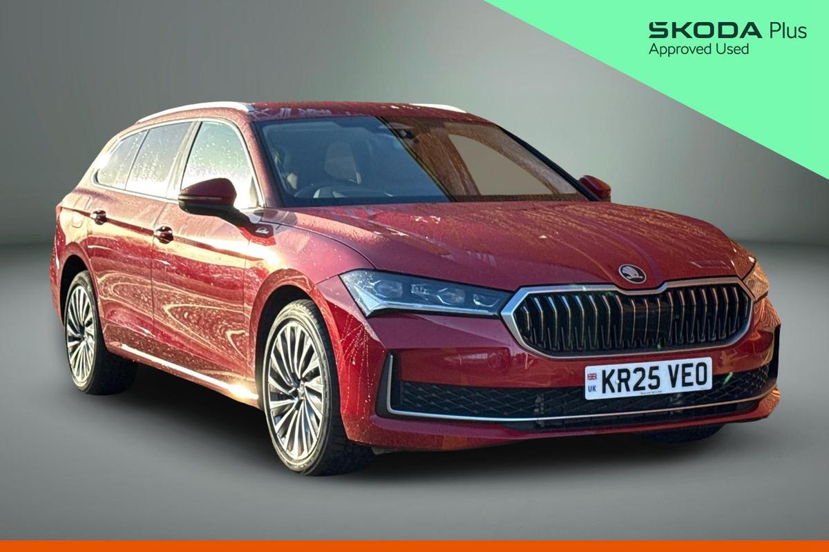 Main listing image - Skoda Superb Estate