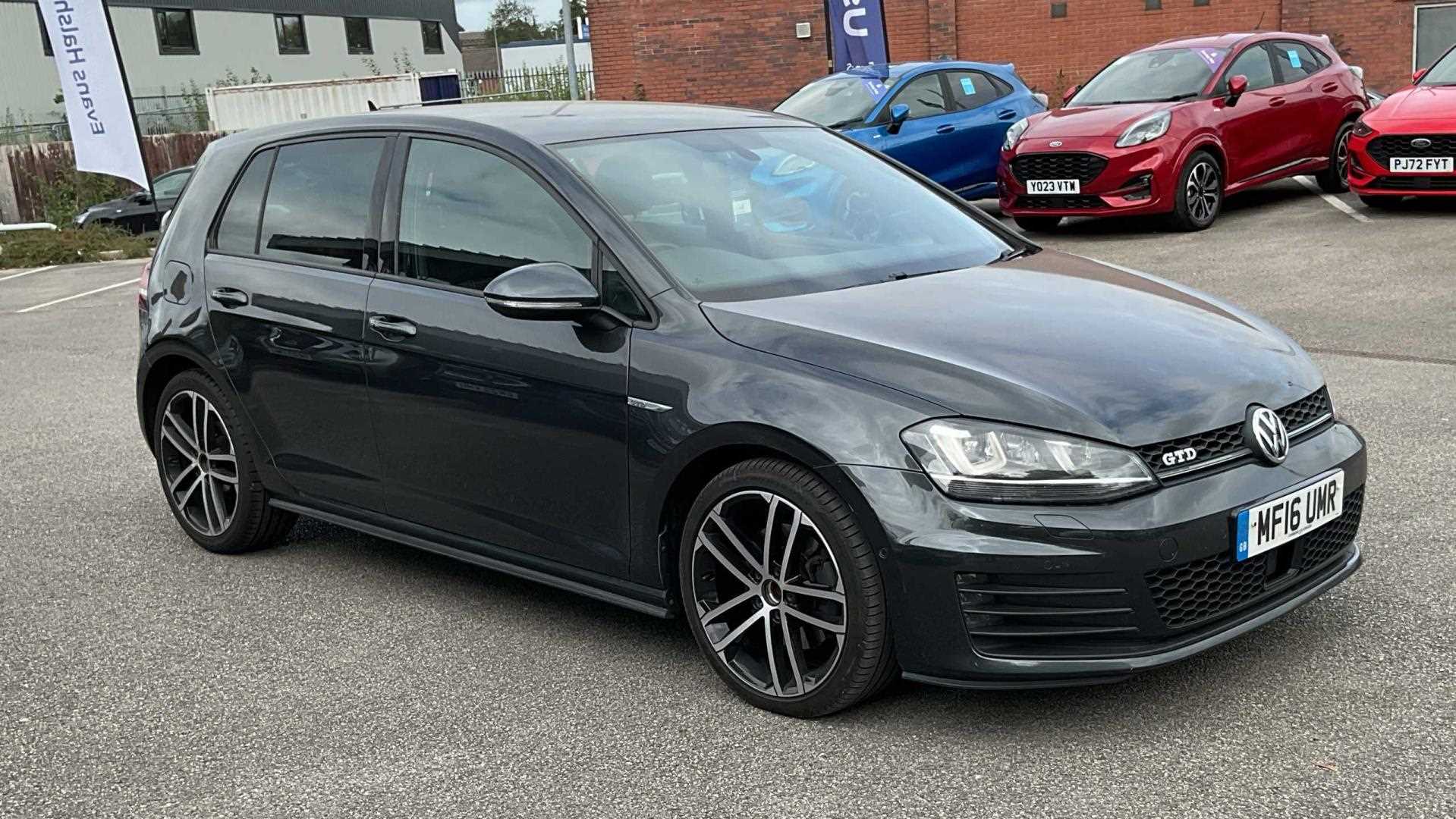 Main listing image - Volkswagen Golf