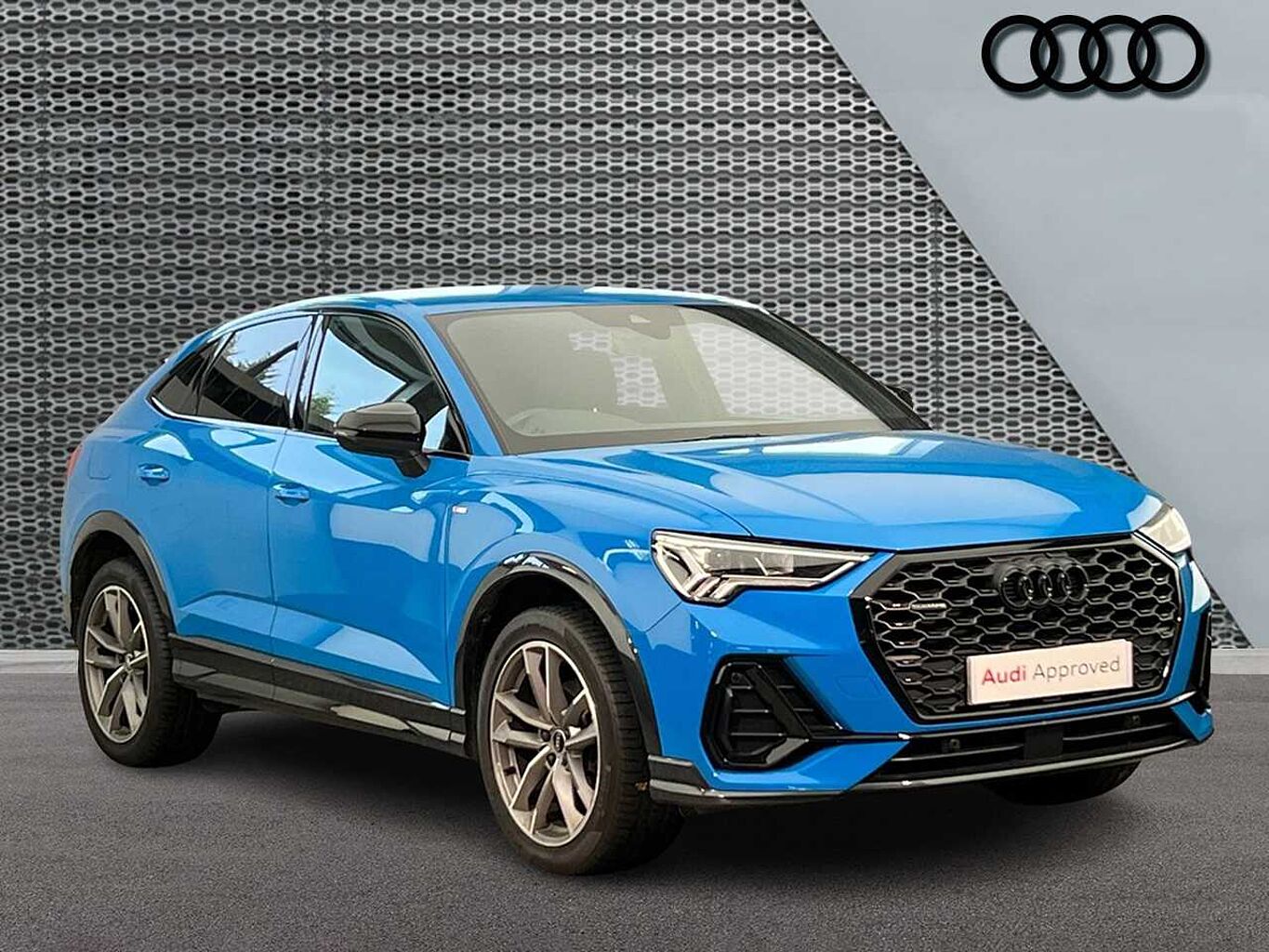 Main listing image - Audi Q3