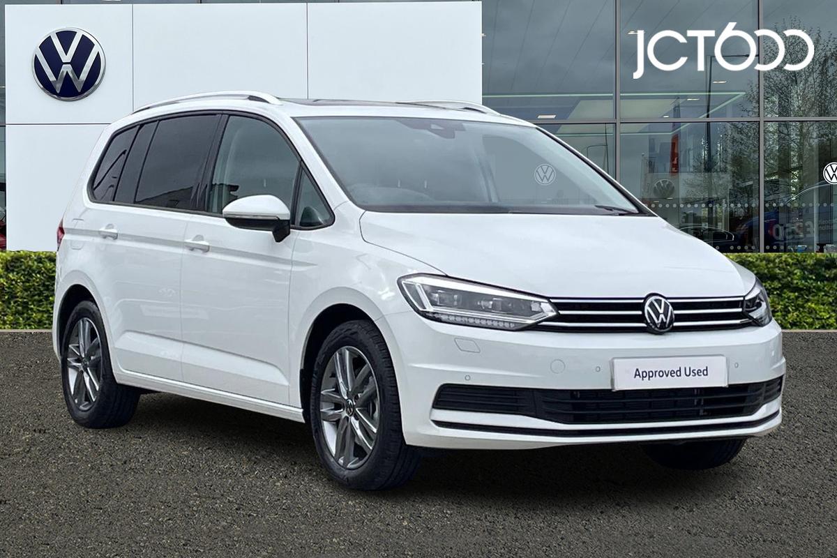 Main listing image - Volkswagen Touran