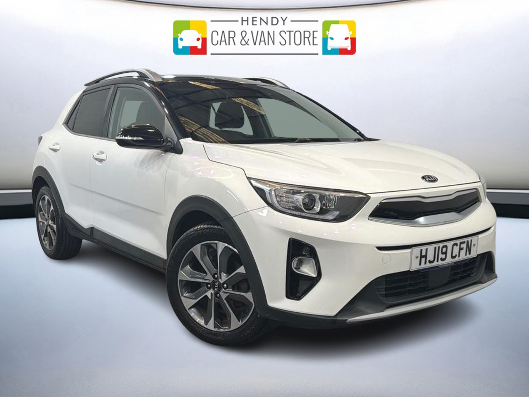 Main listing image - Kia Stonic