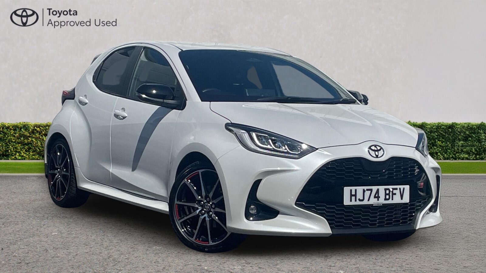 Main listing image - Toyota Yaris