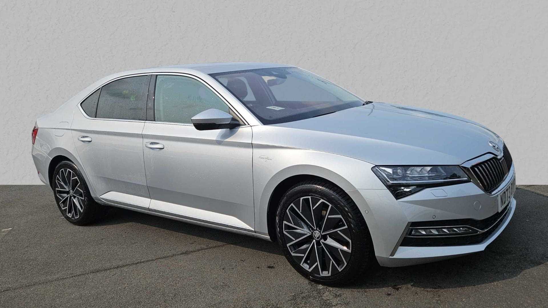 Main listing image - Skoda Superb
