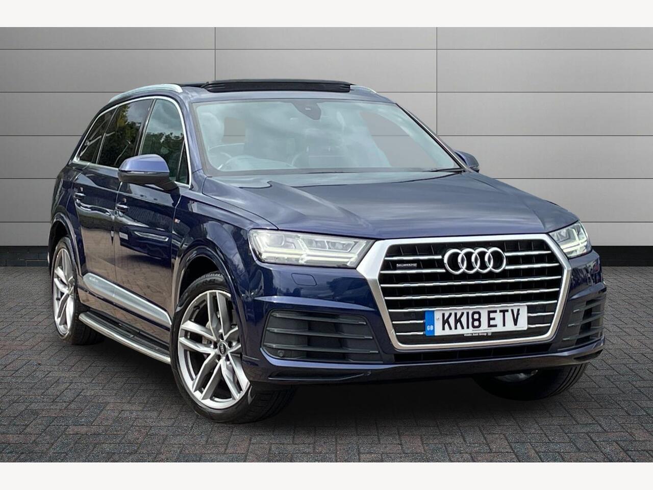 Main listing image - Audi Q7