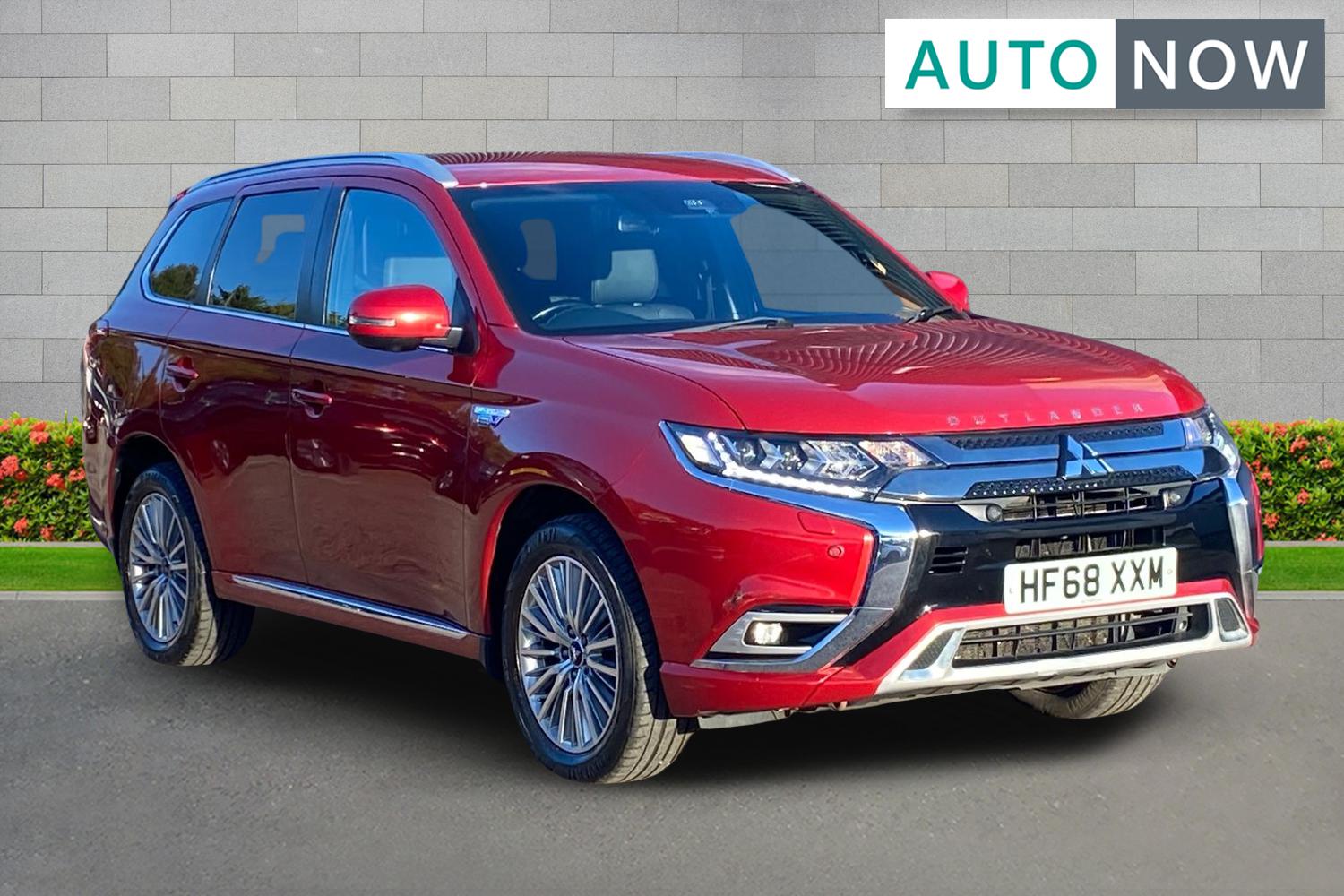 Main listing image - Mitsubishi Outlander