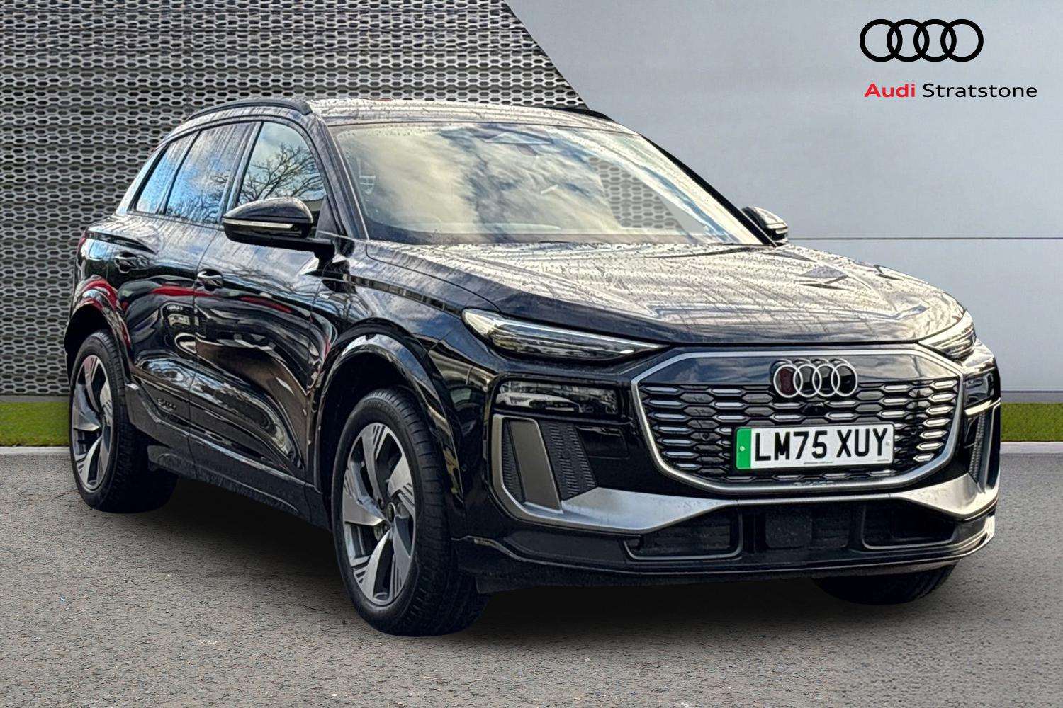 Main listing image - Audi Q6 e-tron
