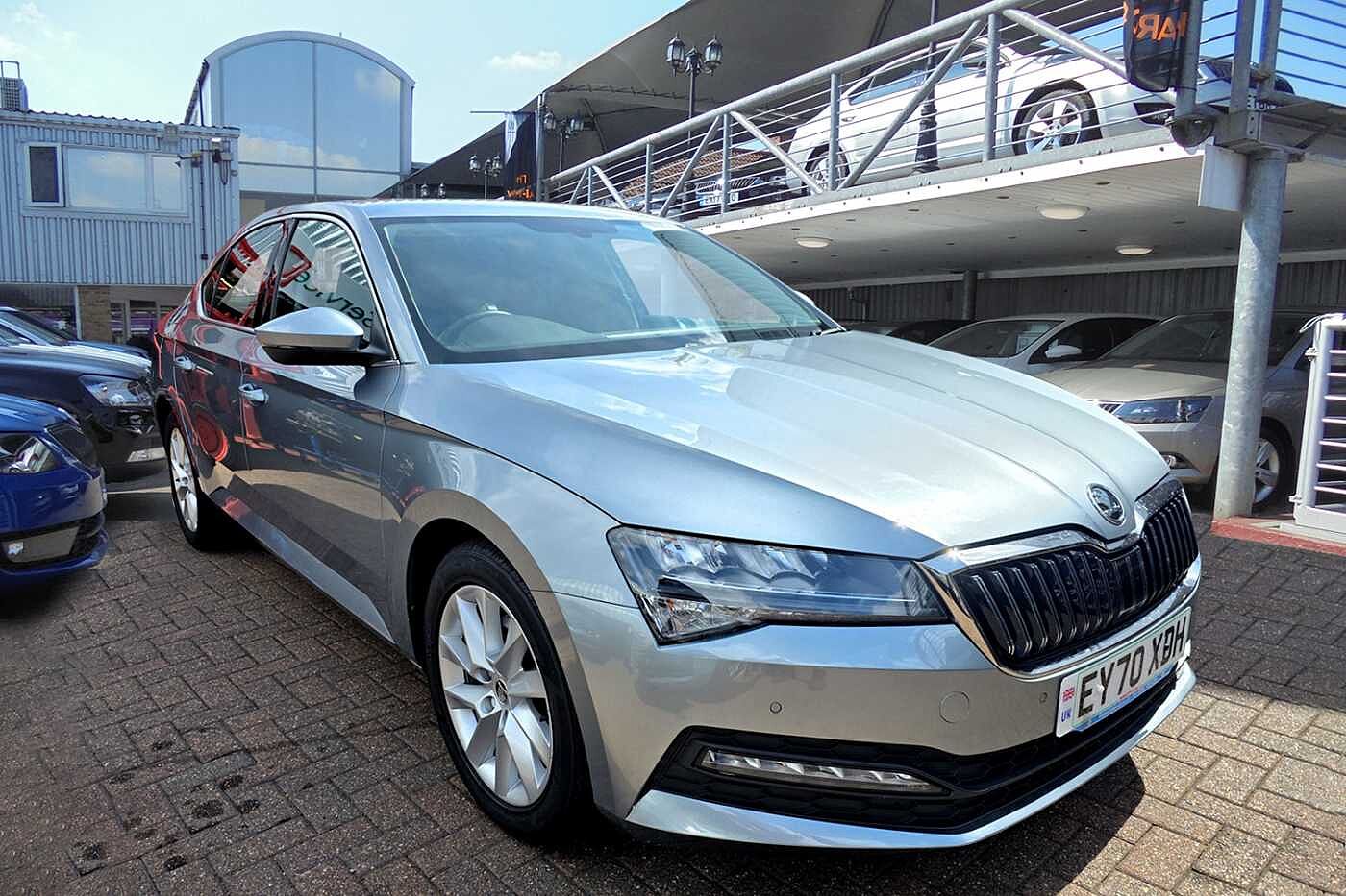 Main listing image - Skoda Superb