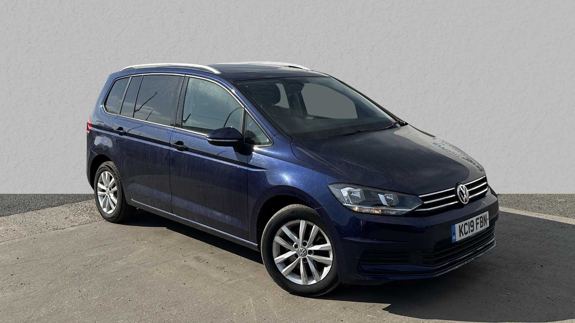 Main listing image - Volkswagen Touran