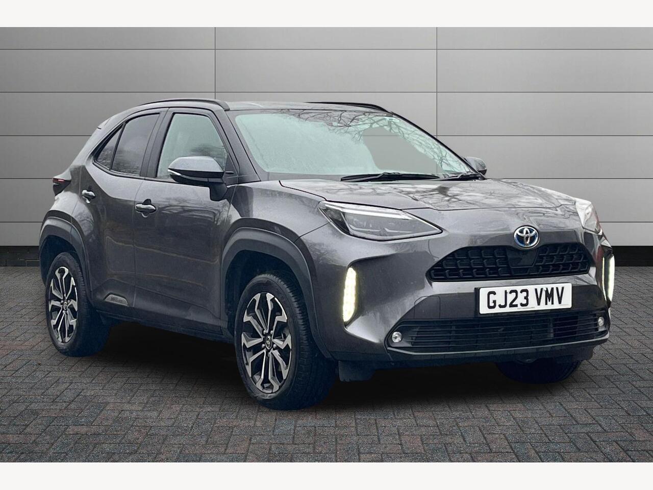 Main listing image - Toyota Yaris Cross