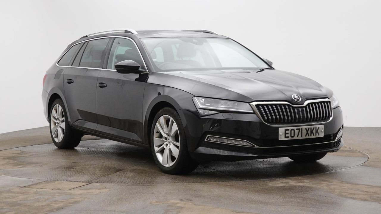 Main listing image - Skoda Superb Estate