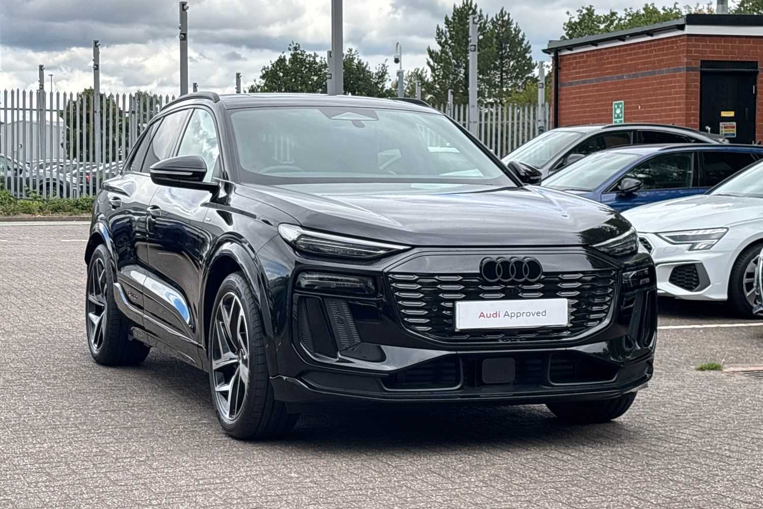Main listing image - Audi Q6 e-tron