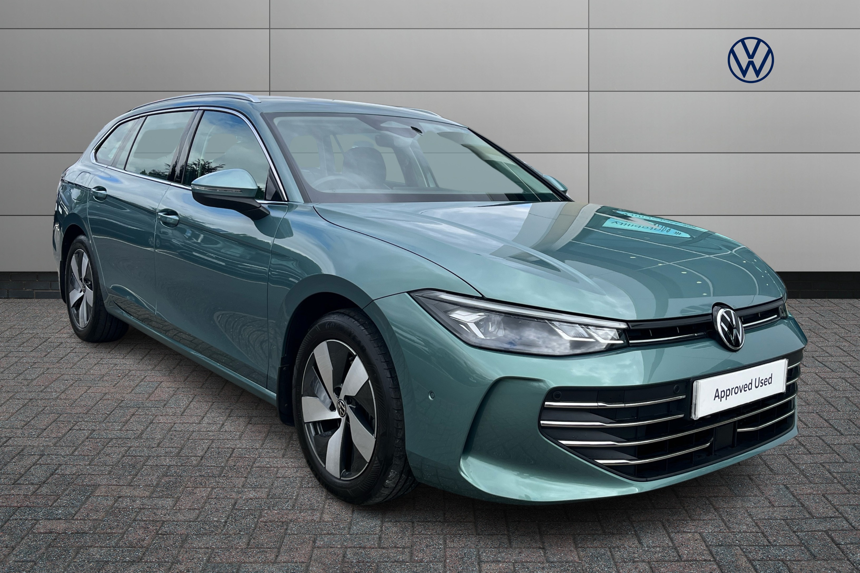 Main listing image - Volkswagen Passat Estate