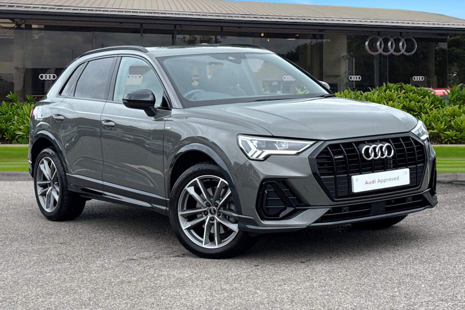 Main listing image - Audi Q3