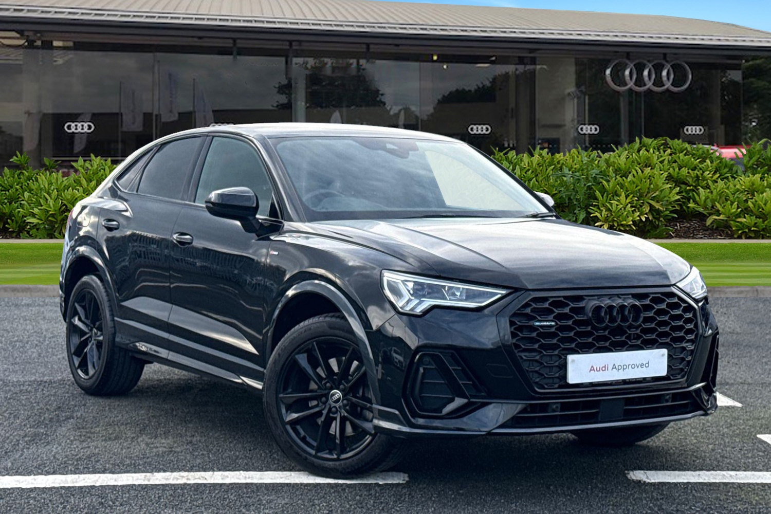 Main listing image - Audi Q3