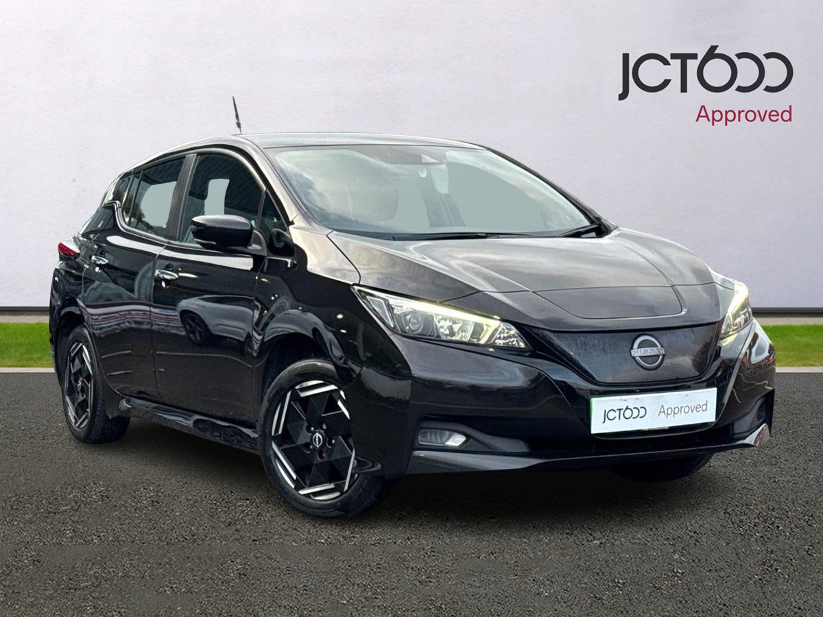 Main listing image - Nissan Leaf