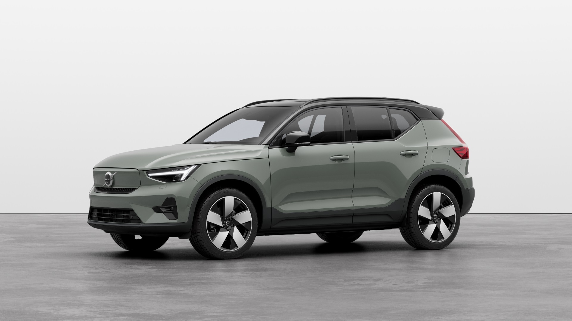 Main listing image - Volvo XC40 Recharge