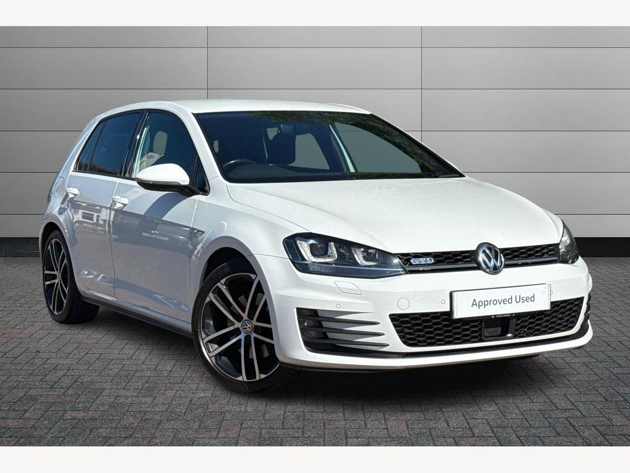 Main listing image - Volkswagen Golf