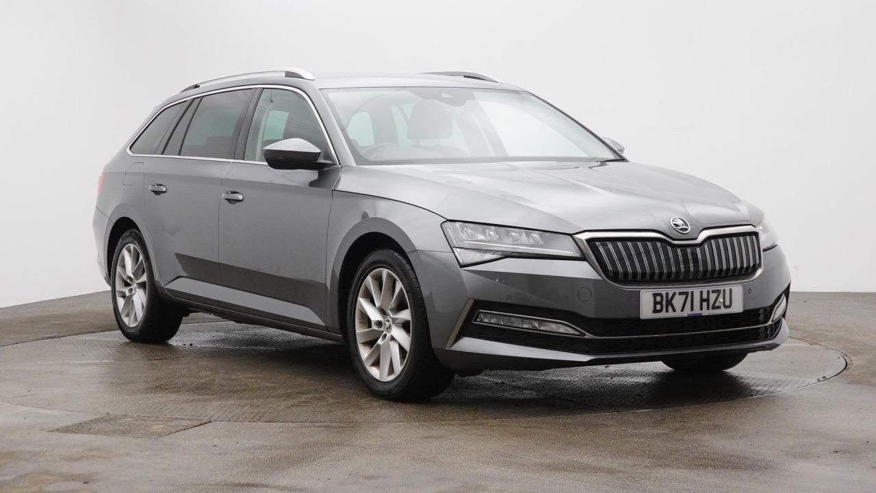 Main listing image - Skoda Superb Estate