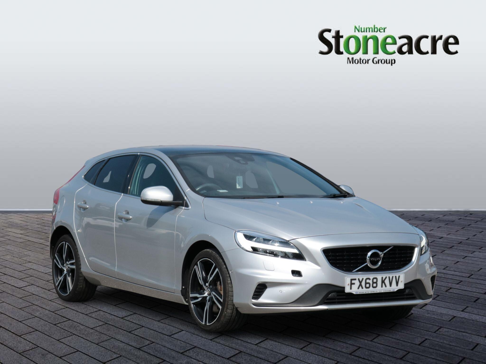Main listing image - Volvo V40