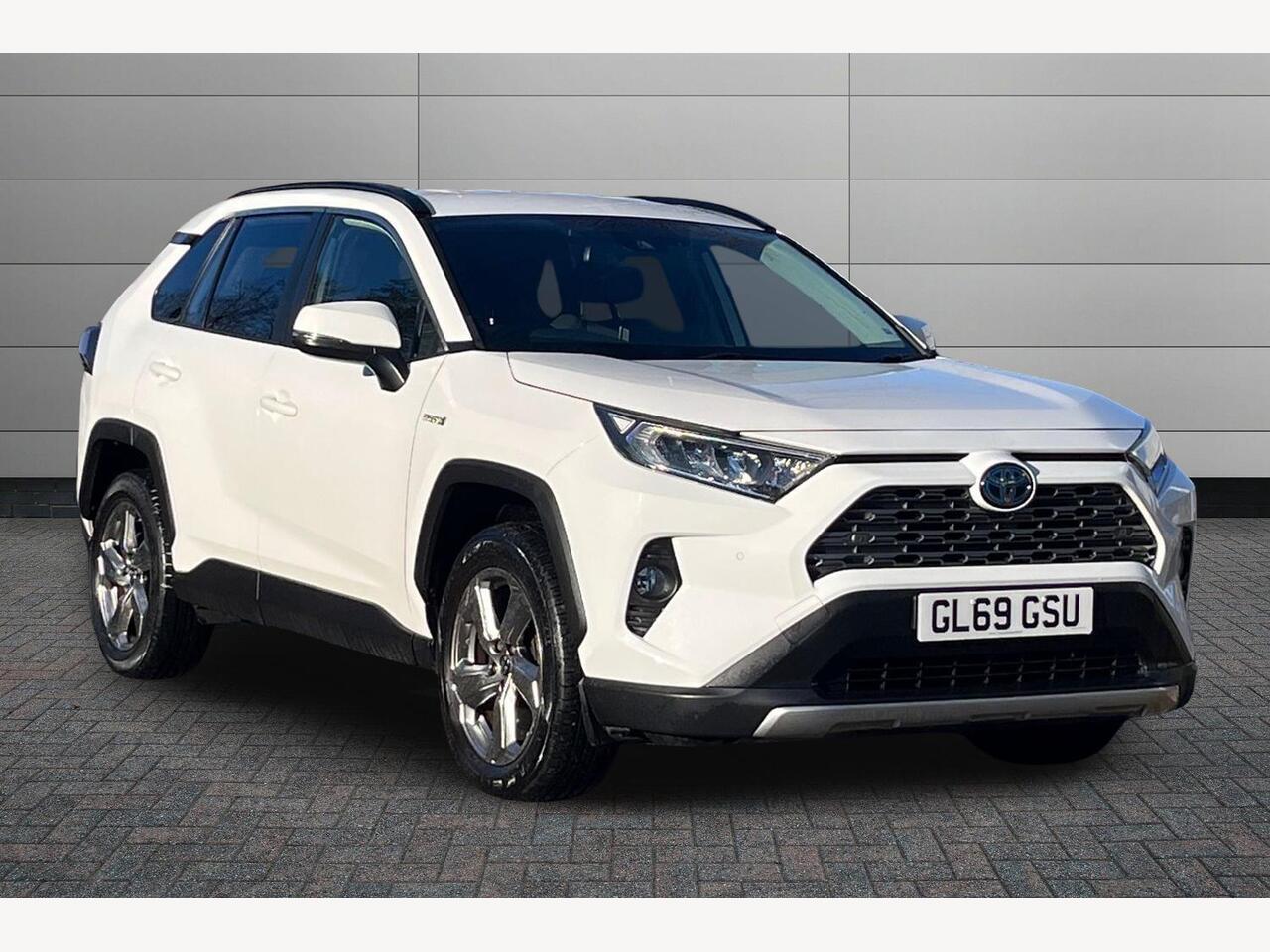 Main listing image - Toyota RAV4